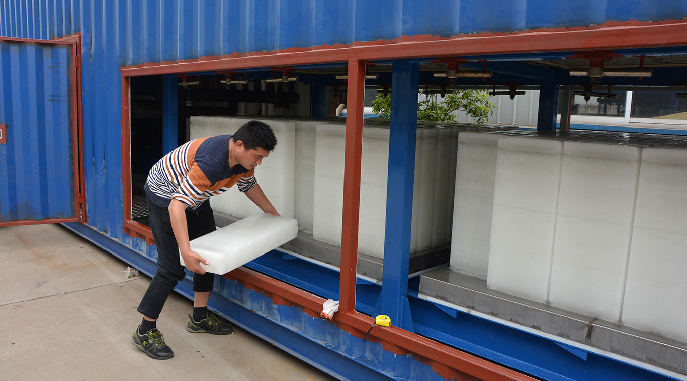 Focusun 15T containerized direct block ice machine
