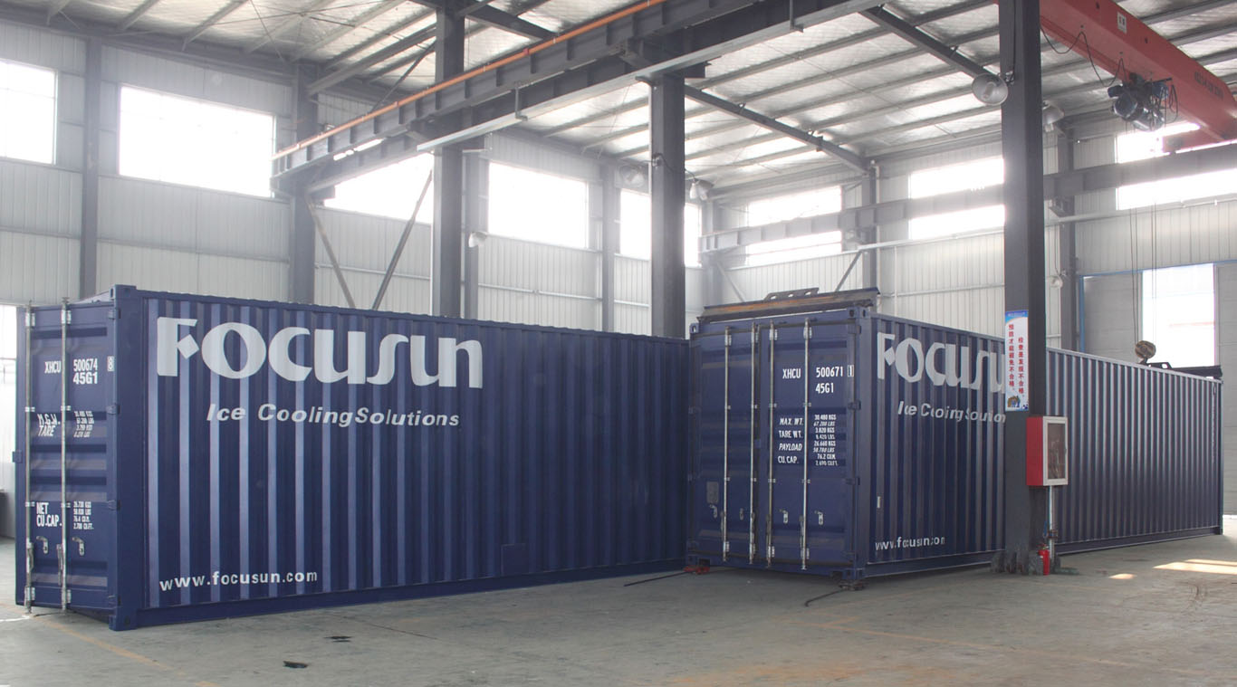 Containerized brine refrigeration block ice machine