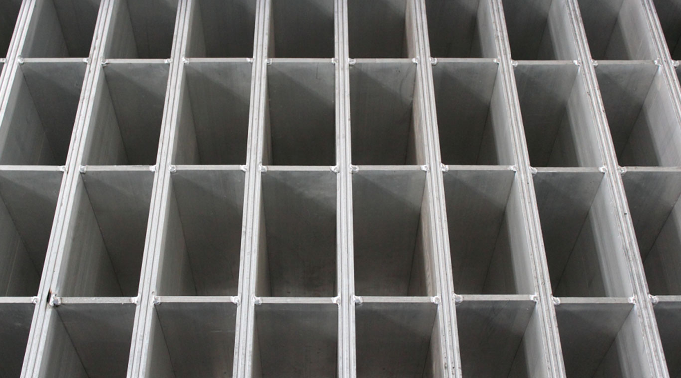 Direct refrigeration block ice machine