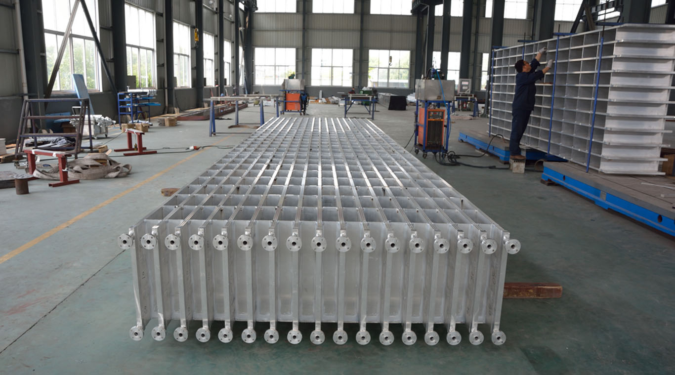 Direct refrigeration block ice machine