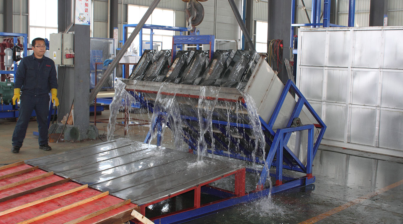 Transparent block ice machine