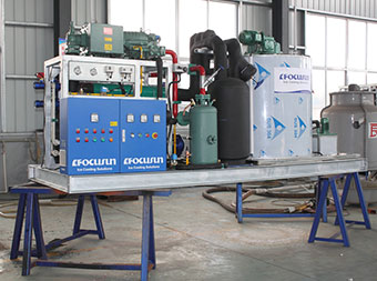 Máy làm đá vảy nước biển dùng trên đất liền FIF-100WB