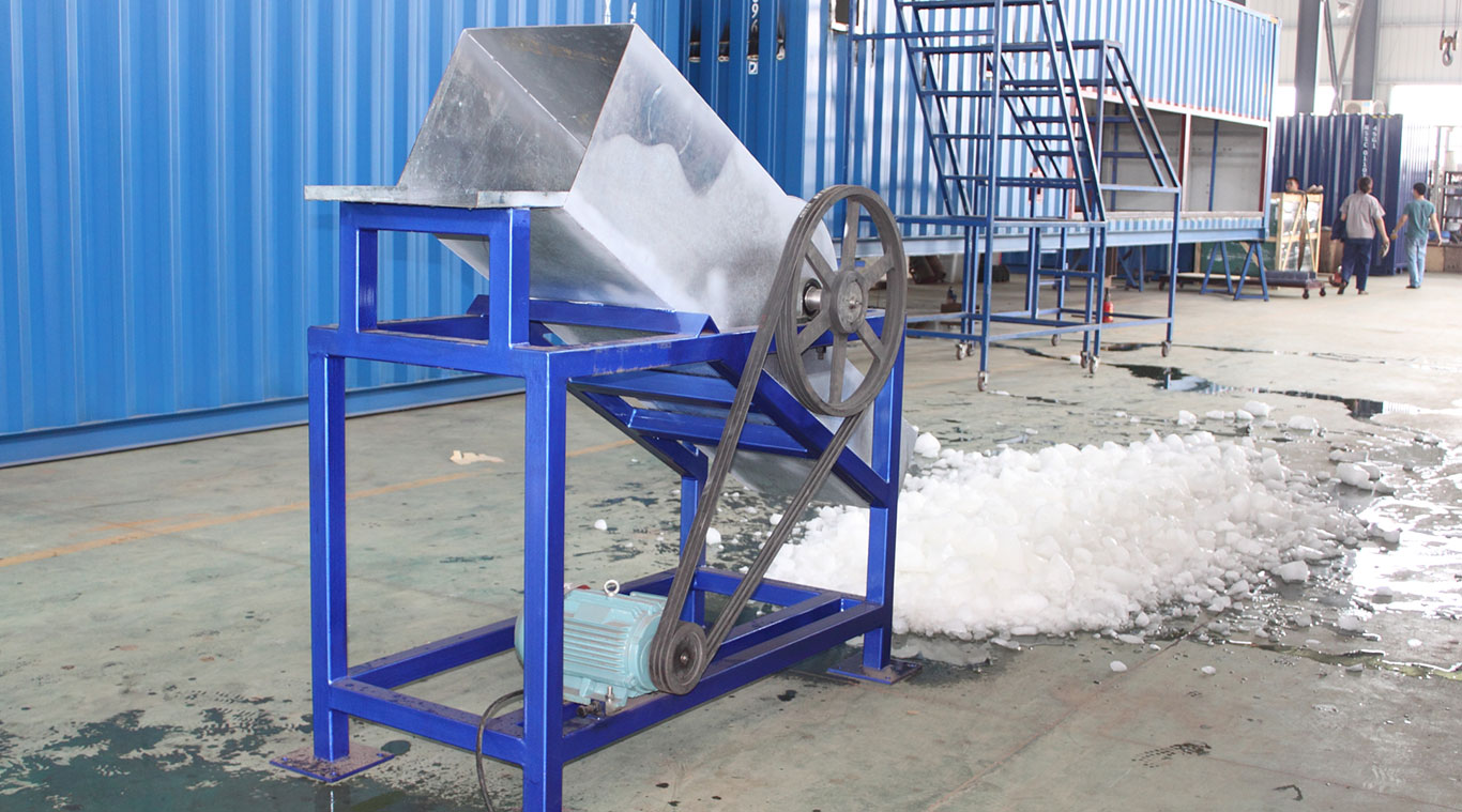 Block ice crusher
