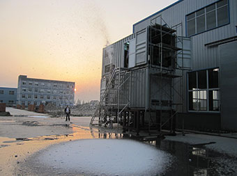 Skiing snow making machine