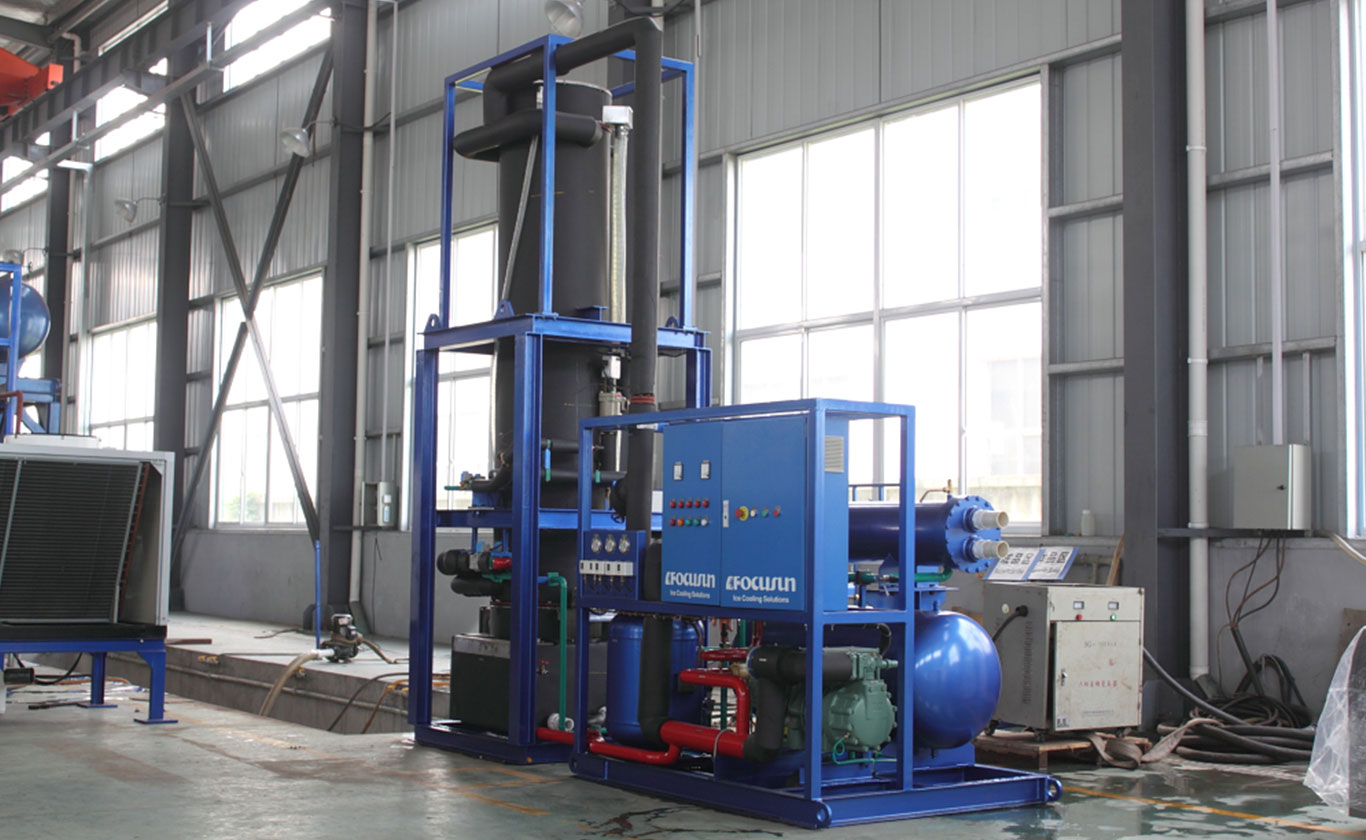 Large capacity tube ice machine