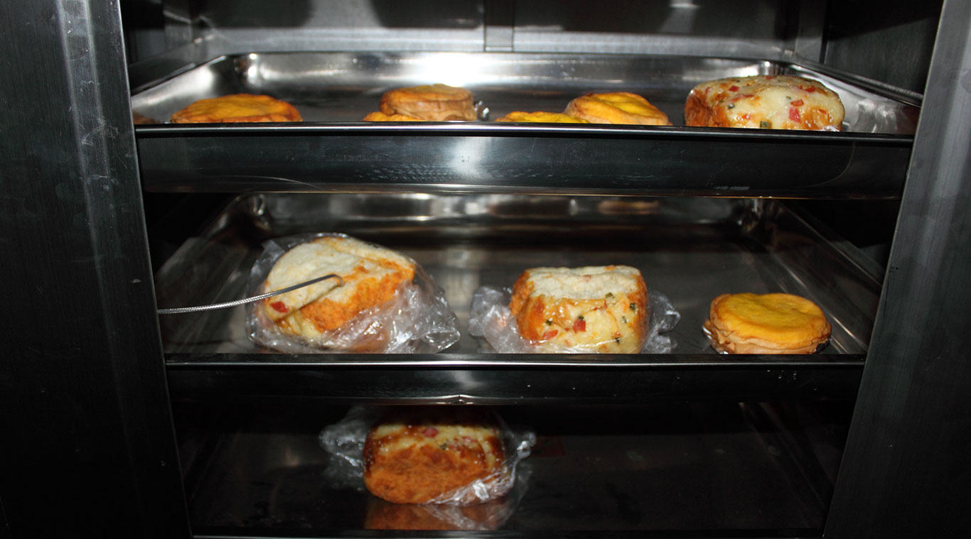 Vacuum cooler for ready food